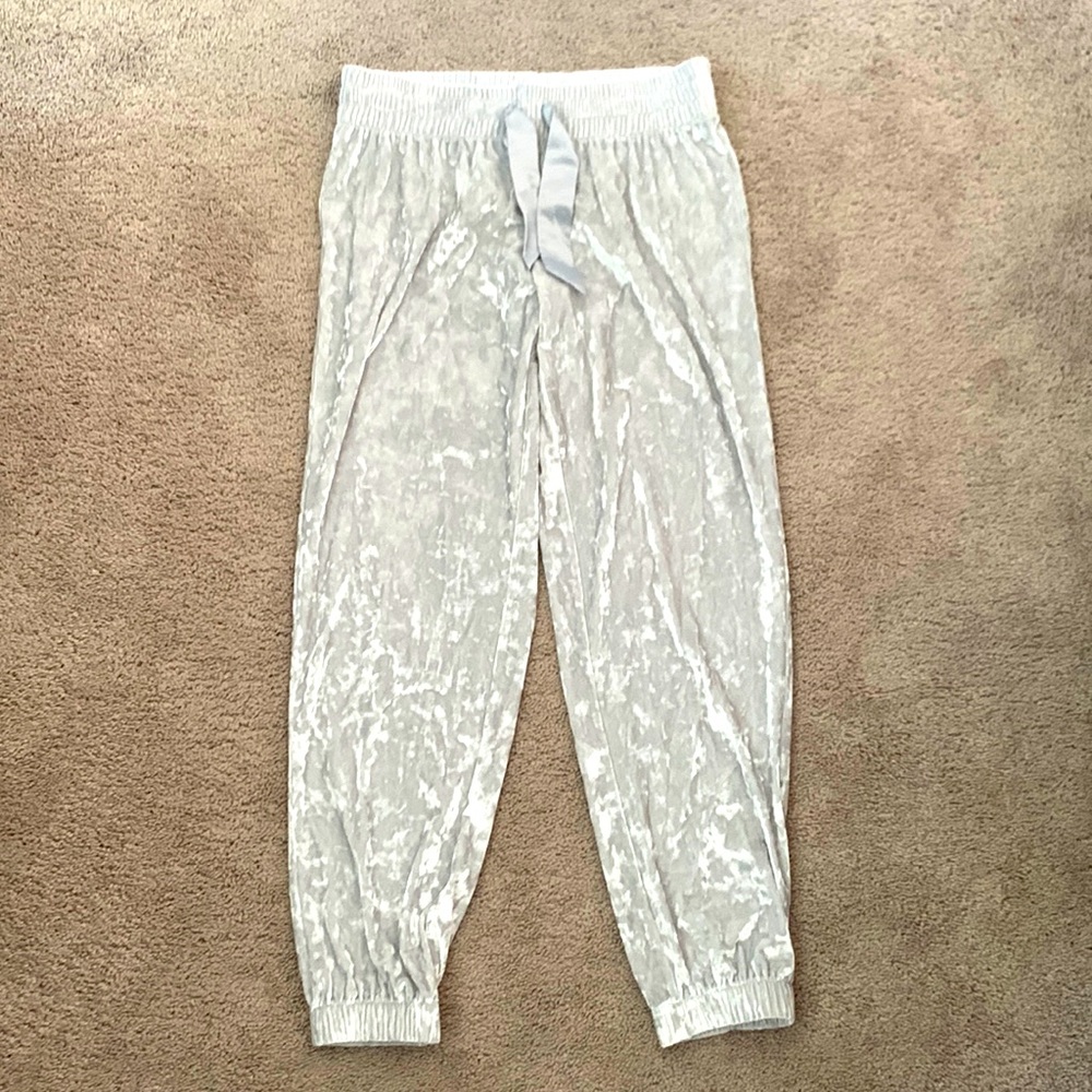 Women’s Victoria’s Secret excellent condition silver velour joggers size small